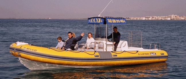 Viajeros a bordo de lancha rápida destino Tabarca